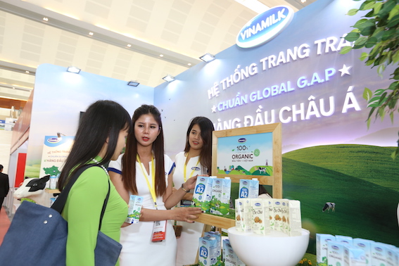 Vinamilk[-]nhận[-]bằng[-]khen[-]của[-]Thủ[-]tướng[-]Ch&iacute;nh[-]Phủ[-]về[-]ph&aacute;t[-]triển[-]tam[-]n&ocirc;ng[-]bền[-]vững